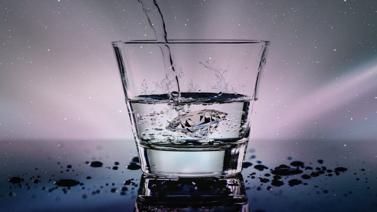 水の飲み過ぎ「水中毒」をチェック！原因と対策をご案内します！